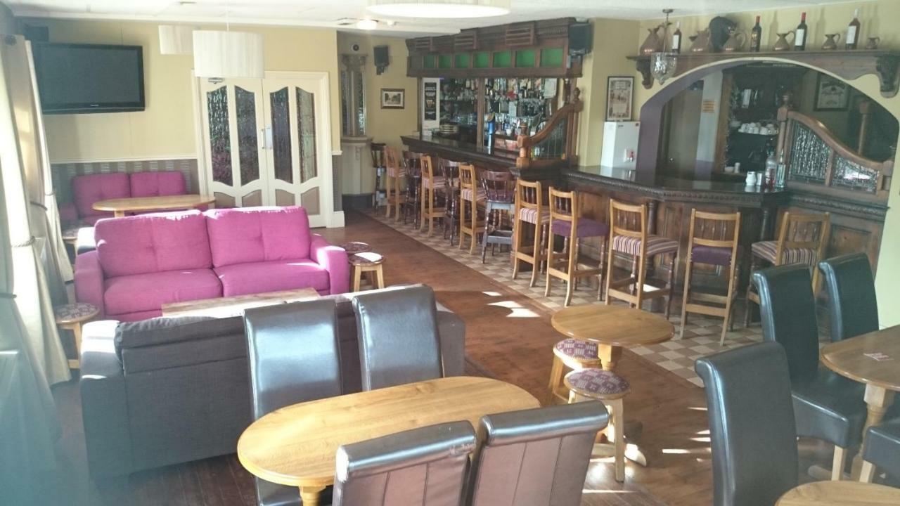 Marty'S Halfway House Hotel Westport Eksteriør billede