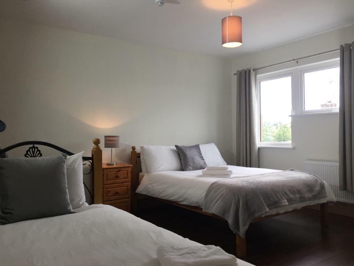 Marty'S Halfway House Hotel Westport Eksteriør billede