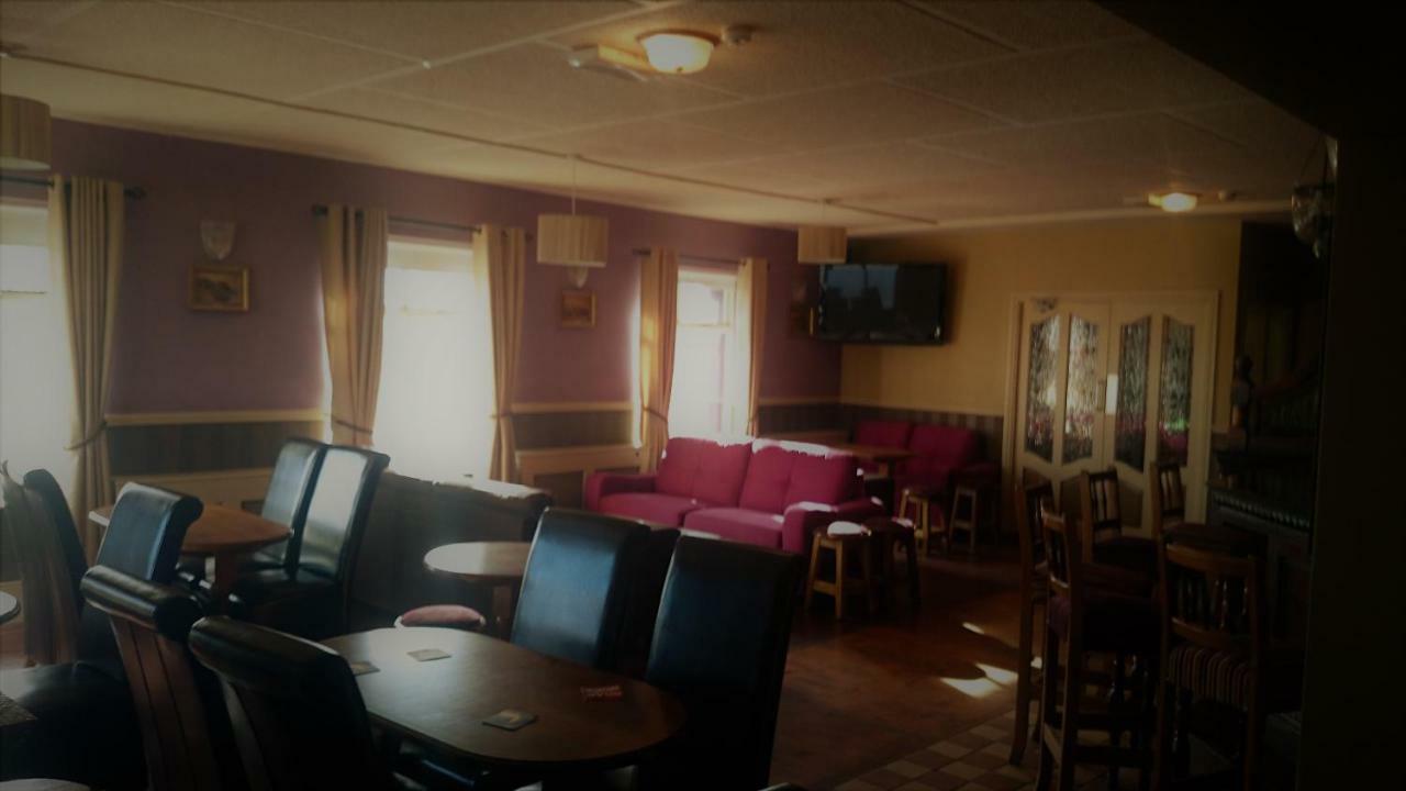 Marty'S Halfway House Hotel Westport Eksteriør billede